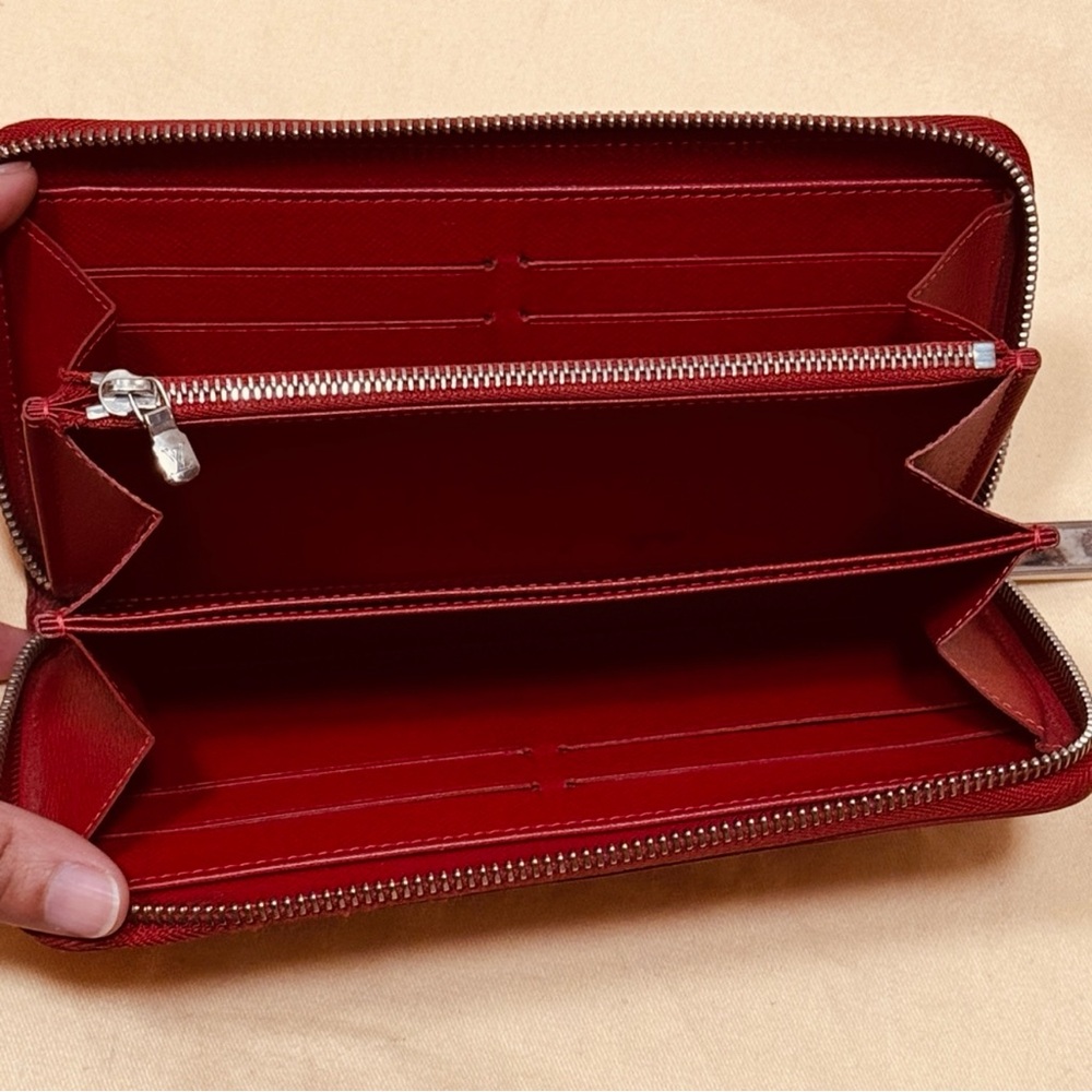 Louis Vuitton Epi Leather Zippy - Picture 8 of 12